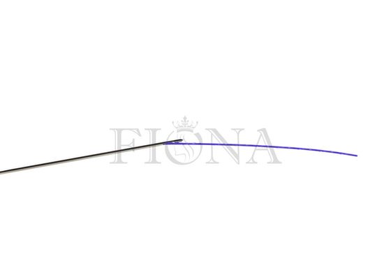 Peau de bras serrant l'ascenseur pourpre de fil de la dent 23G